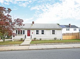 97 Mount Pleasant Ave, Providence, RI 02908