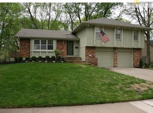 9538 Carter Dr, Overland Park, KS 66212