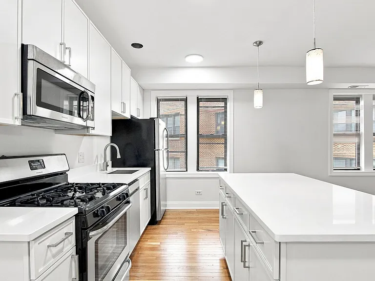 Square 37 Apartments — Photo 32