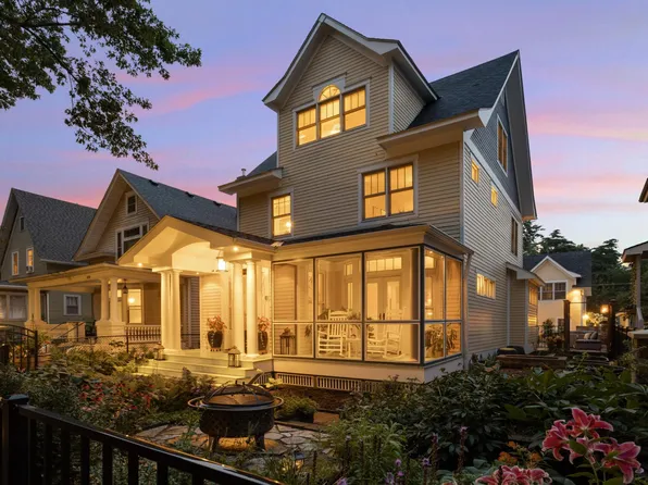 897 Ashland Ave, Saint Paul, MN 55104