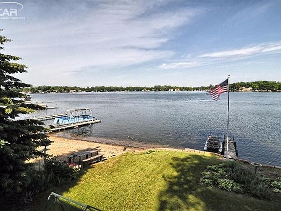 2nd image of 13323 Lake Shore Dr