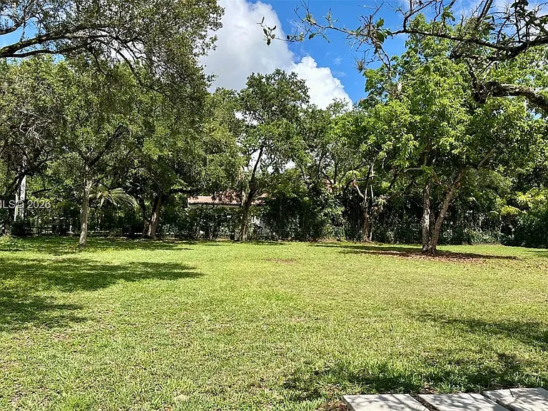 6801 SW 102nd Ave — Photo 8