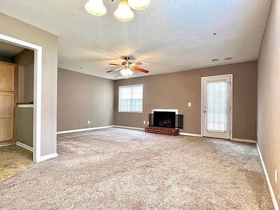 2nd image of 3604 Spring Trce