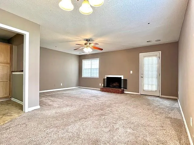 Building Photo - 3604 Spring Trce