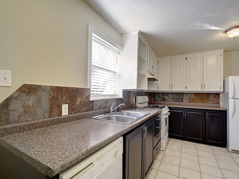 1704 E M Franklin Ave #C — Photo 8