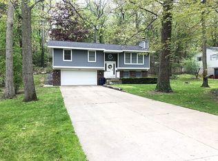 18263 Forest Ave, Spring Lake, MI 49456