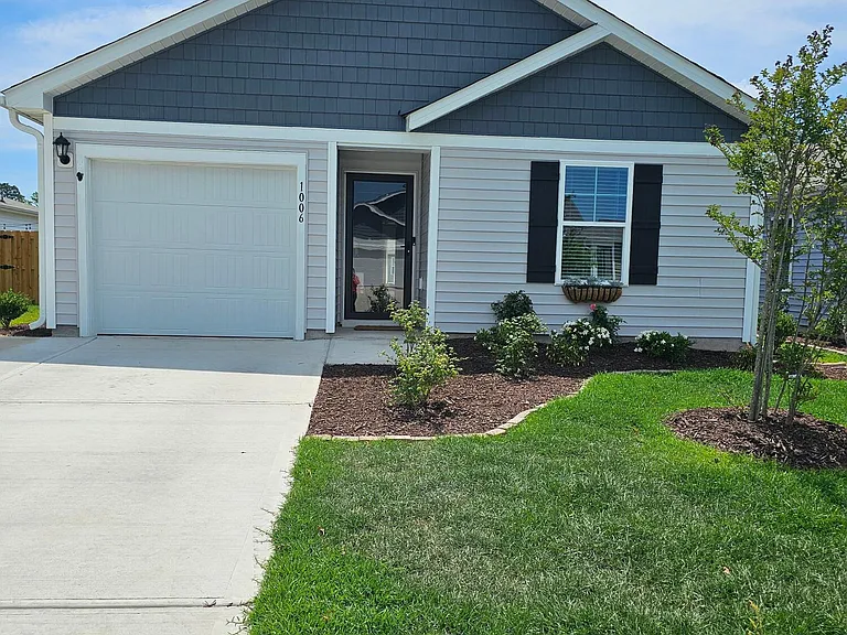 1006 Course Ln — Photo 1