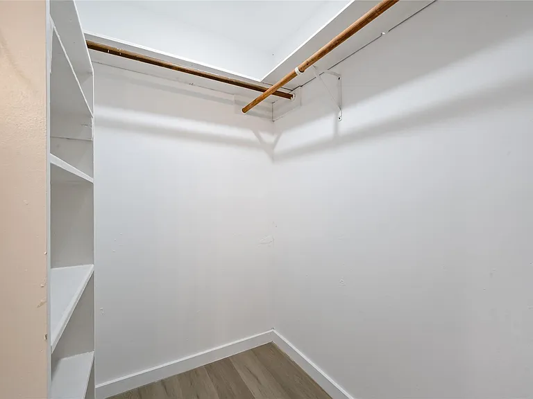 14015 Cleobrook Dr — Photo 21