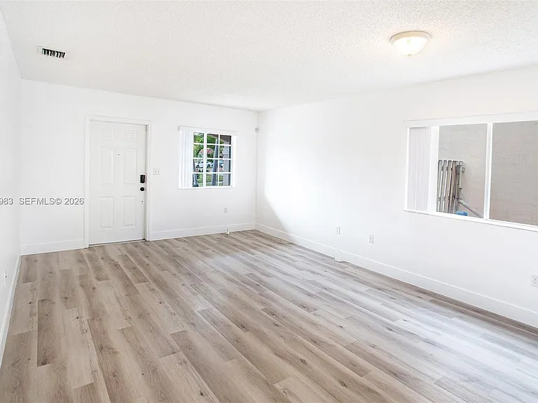 8949 SW 214th St — Photo 7
