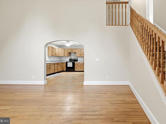 3rd image of 348 Pine Shores Dr