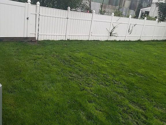 5th image of 344 Katherine St