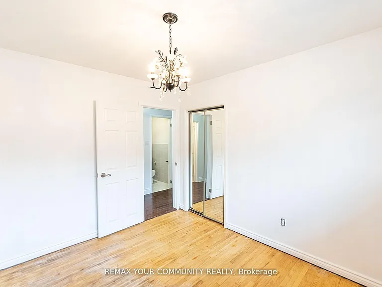32 Marbury Cres — Photo 13