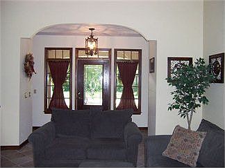 5th image of 387 Riverbend Dr