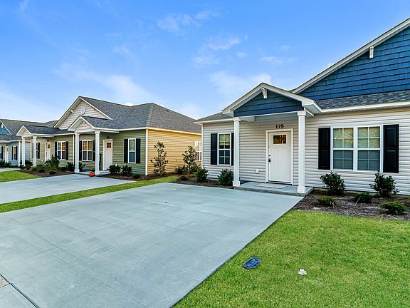 3rd image of 175 Highlands Glen Dr