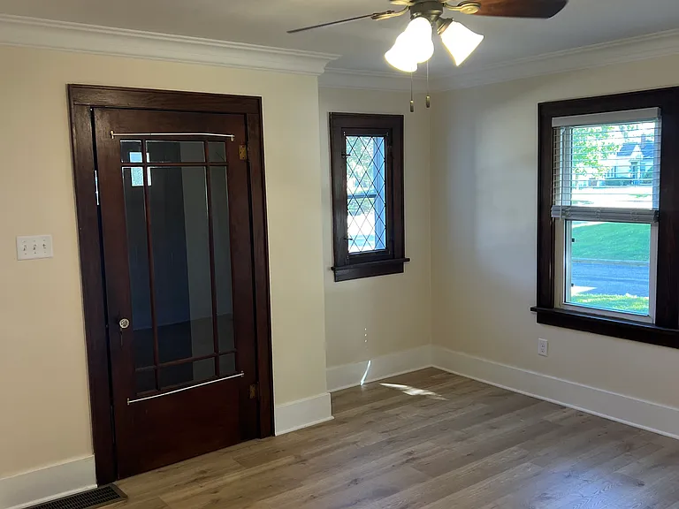 425 Pleasant St — Photo 32