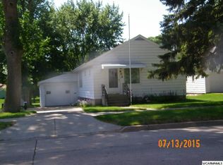 902 S Prairie Ave, Fairmont, MN 56031