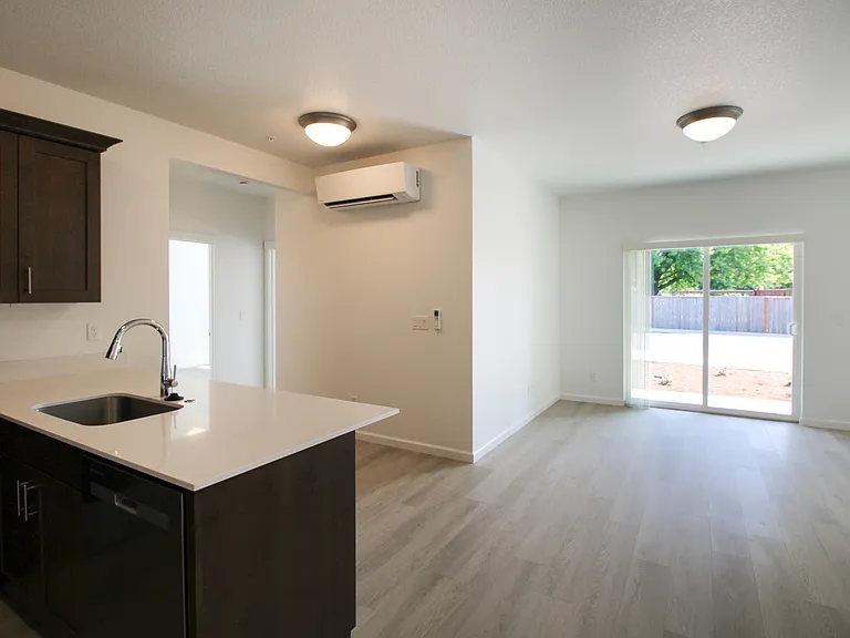 1902 SE Hankel St #14 — Photo 9