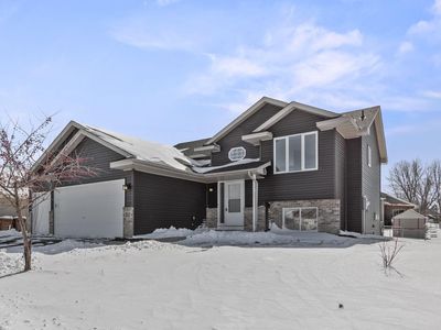 302 Mindy Ln, Montrose, MN, 55363