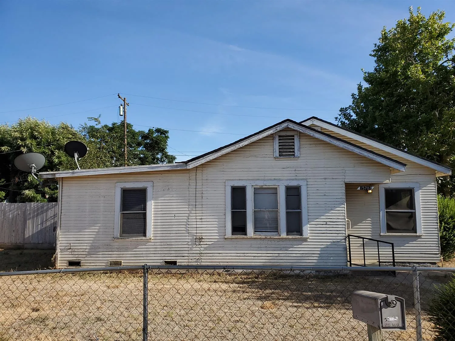 15707 Avenue 329 photo 1