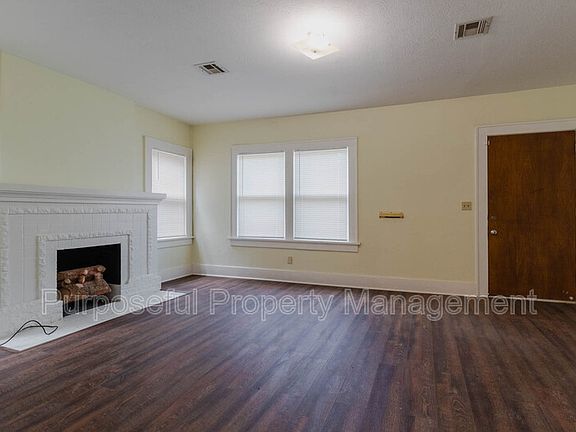 5th image of 728 NE 15th St