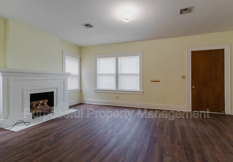728 NE 15th St — Photo 5