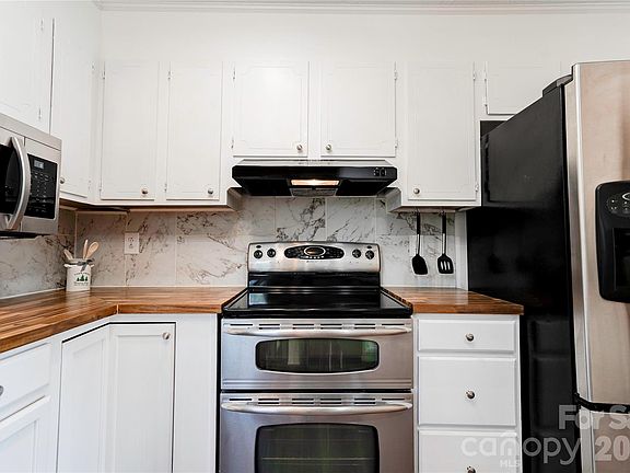 4th image of 807 Orchard St