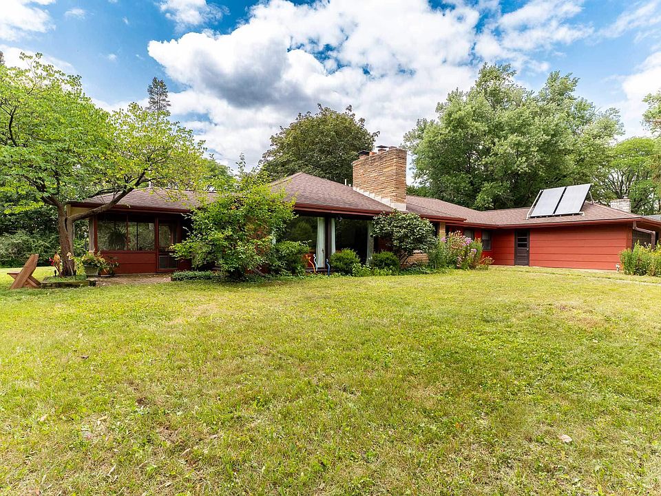 1st image of 25 Hiawatha Cir