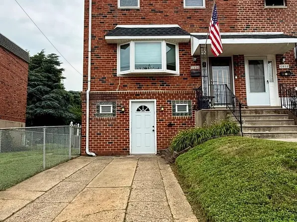 12820 Elnora Rd, Philadelphia, PA 19154