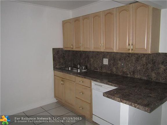 5th image of 5967 NW 29th St #121