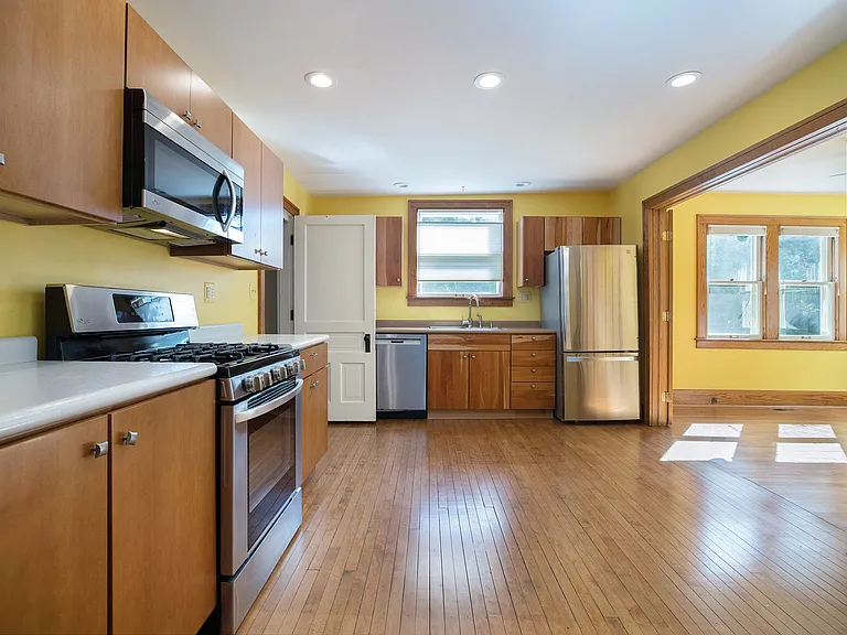 529 S Ashley St — Photo 4