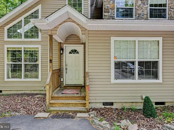 1122 Ranger Trl, Pocono Lake, PA 18347