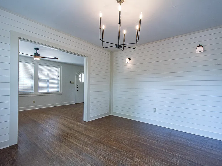 301 N Park St — Photo 13