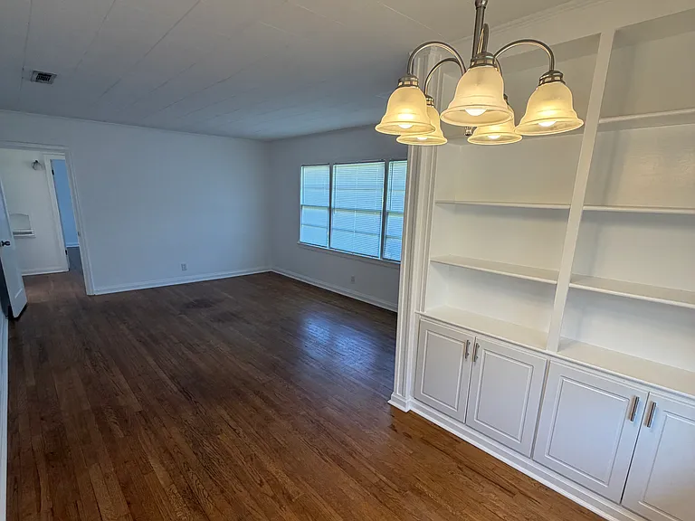 913 N Park Ave — Photo 6