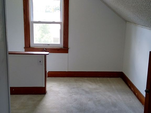 4th image of 311 E Washington St