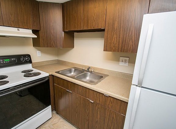 4th image of 2424 S York St APT 203
