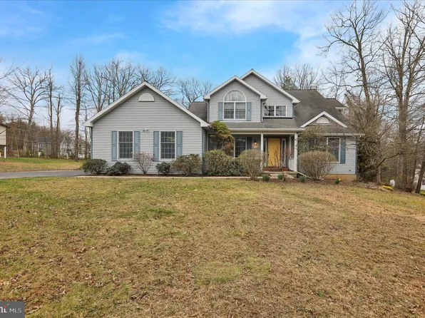 2004 Ridgeview Dr, Orwigsburg, PA 17961