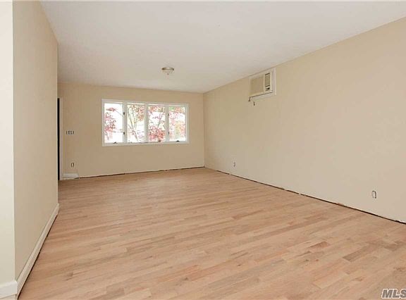 4th image of 1726 Washington Ave
