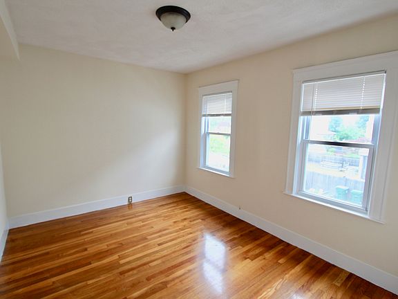 4th image of 15 Taylor St #A1