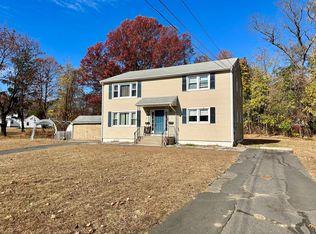 34-36 Lownds Dr, Windsor Locks, CT 06096