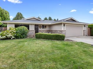 105 N 77th Ave, Yakima, WA 98908