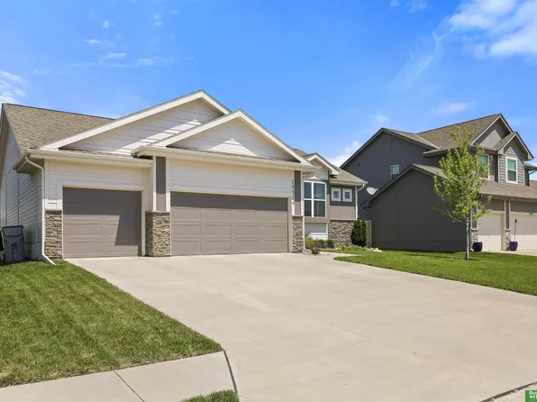 19514 Redwood St, Gretna, NE 68028
