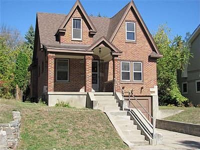 1st image of 135 E Bruce Ave