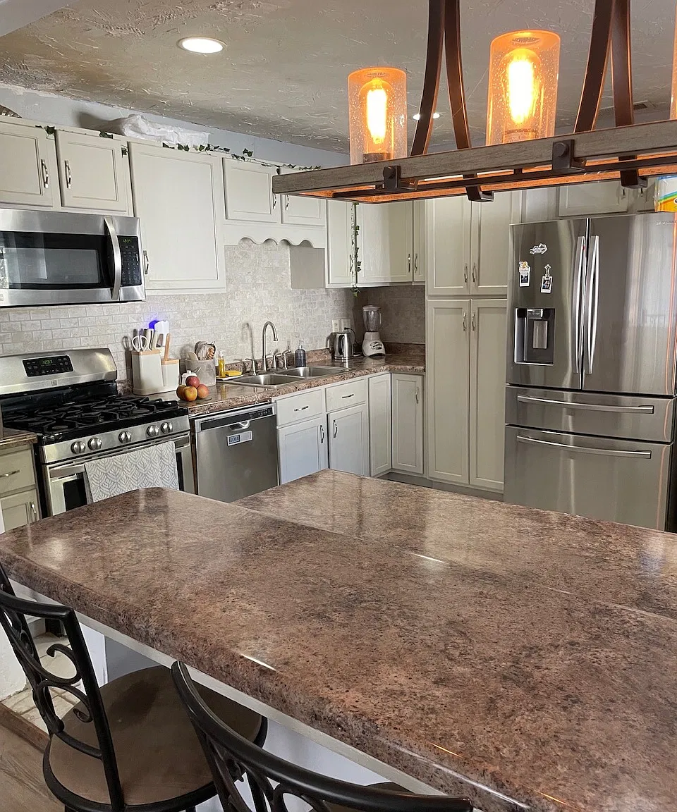 3 bed, 1080 sqft, $1,995 — Photo 2