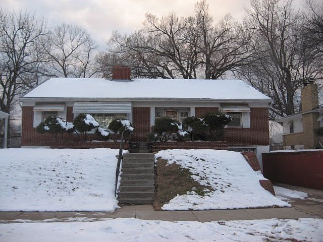 2238 Van Brunt 