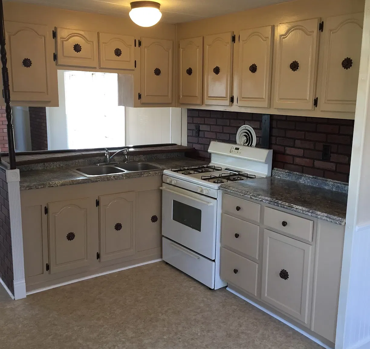 3 bed, 780 sqft, $975 — Photo 3