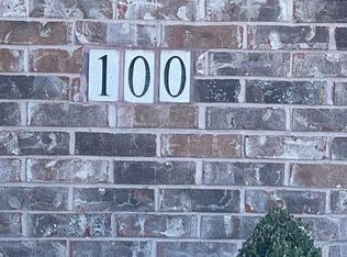 100 Rosin Dr, Highland, IL 62249