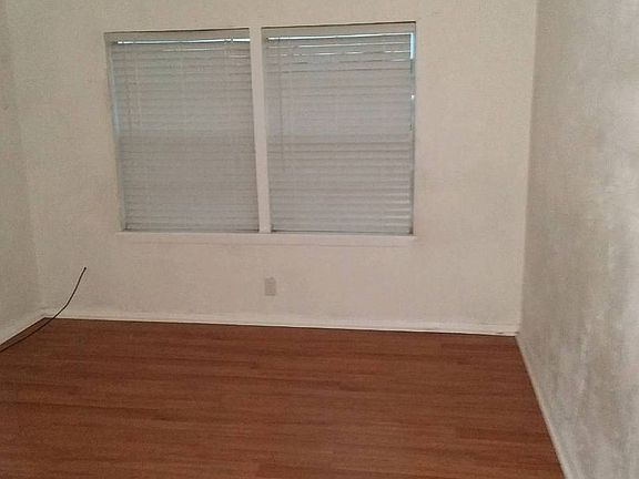 5th image of 3306 N Rockwell Ave