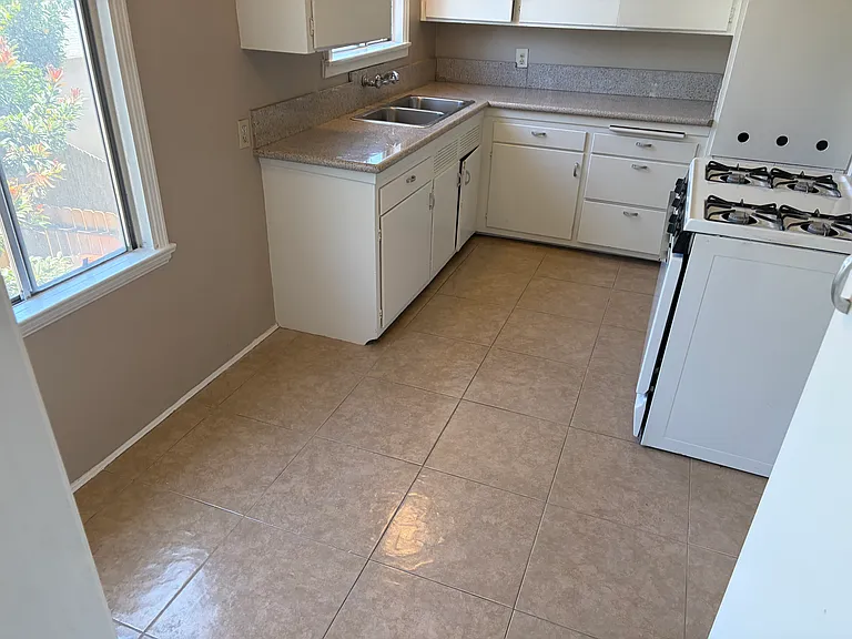 5365 E Greenmeadow Rd #5365 — Photo 12