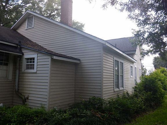 3rd image of 402 McLendon St