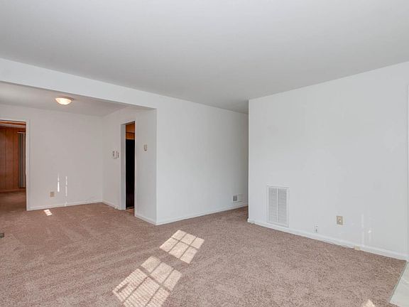 4th image of 725 McLawhorne Dr